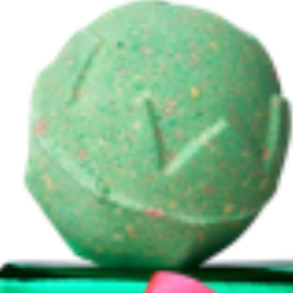 Lush Other - NEW - LUSH Little Lord of Misrule Bath Bomb